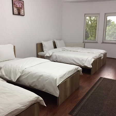 Hotel Park Пристина Екстериор снимка