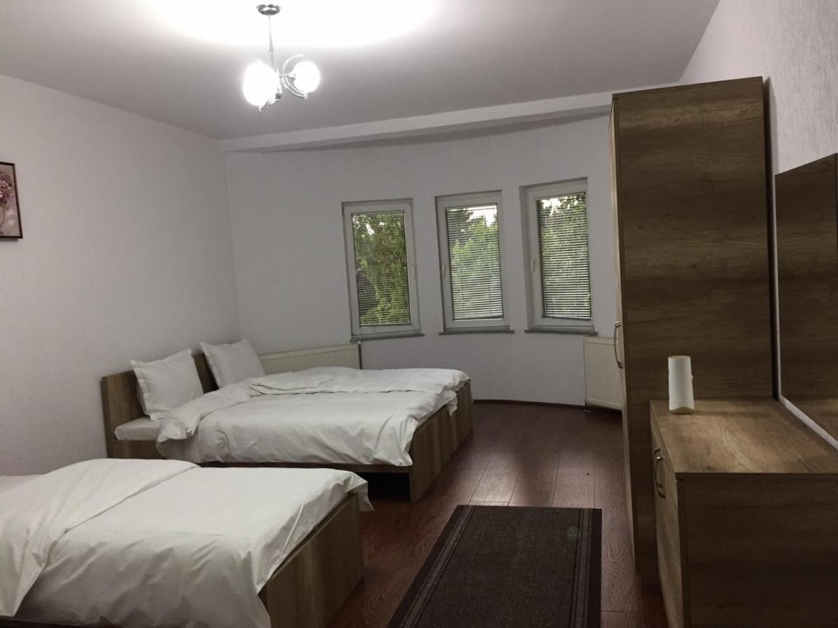 Hotel Park Пристина Екстериор снимка