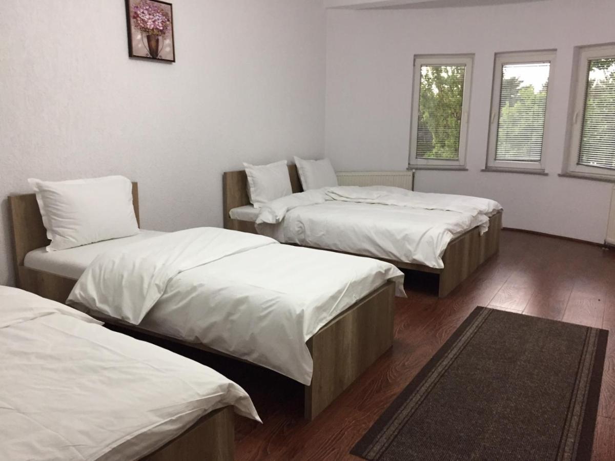 Hotel Park Пристина Екстериор снимка