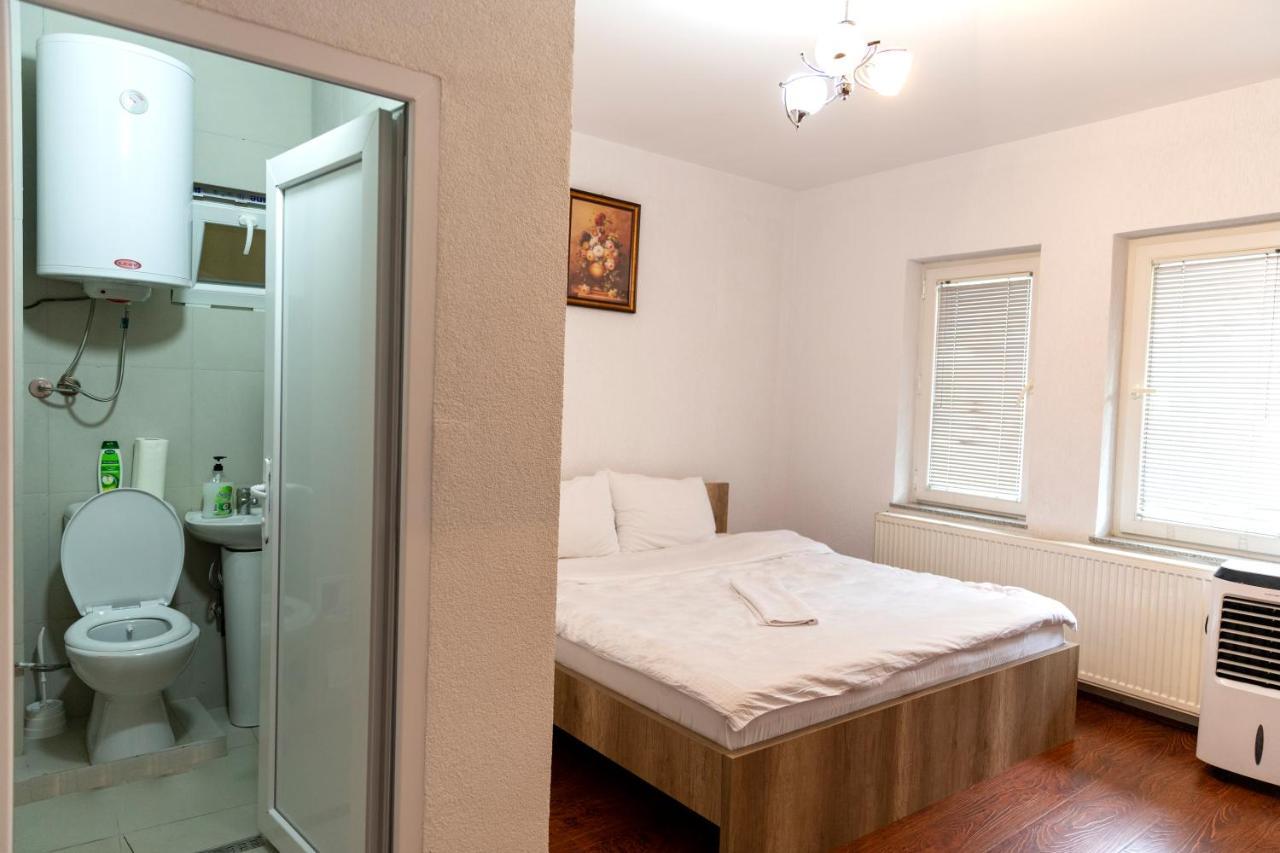 Hotel Park Пристина Екстериор снимка