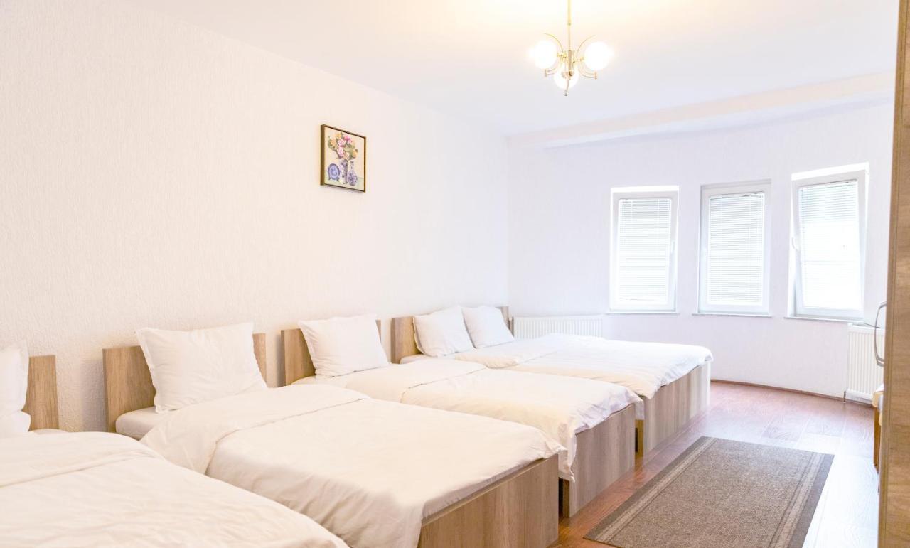 Hotel Park Пристина Екстериор снимка