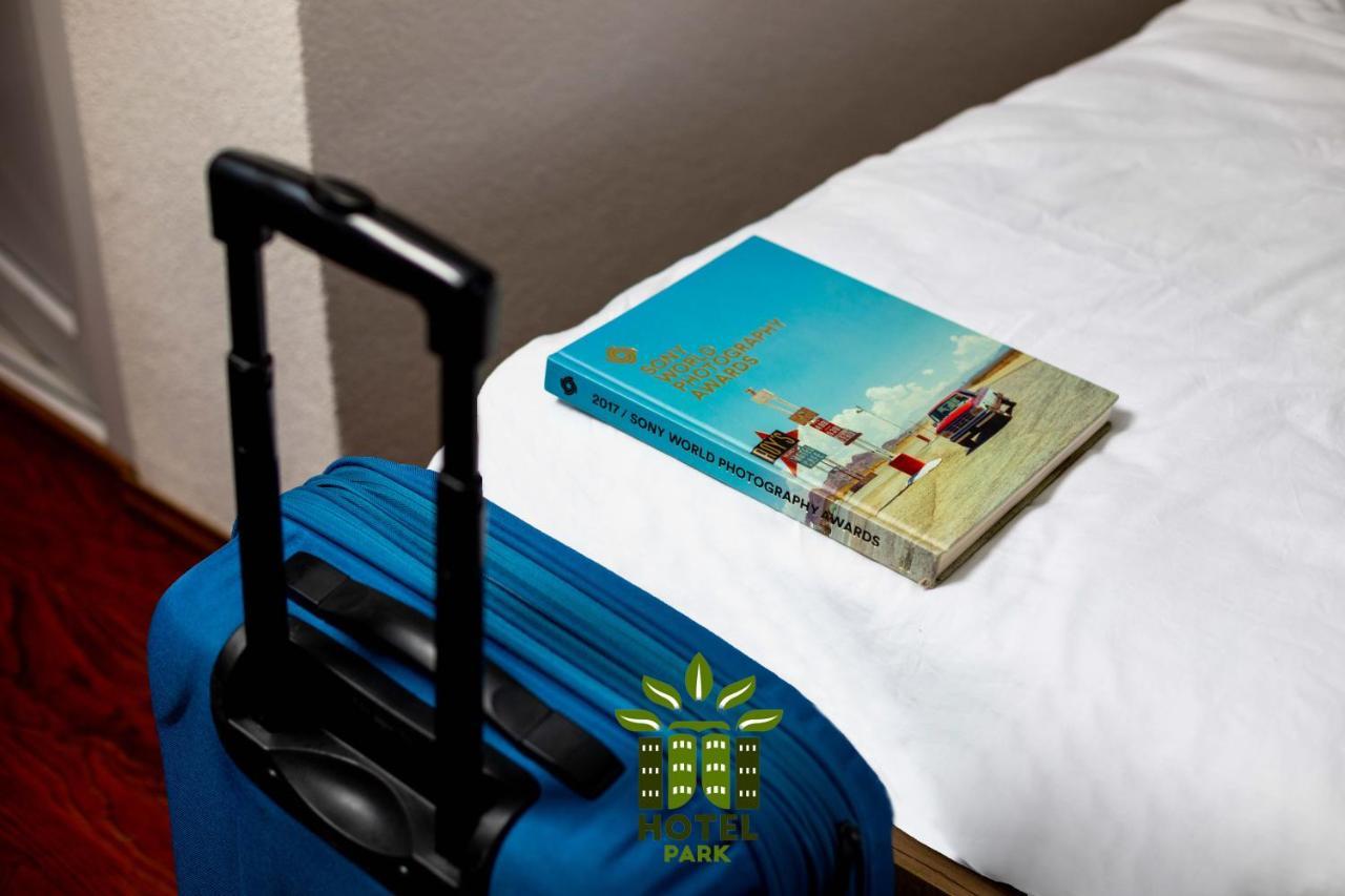 Hotel Park Пристина Екстериор снимка